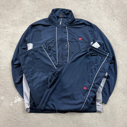 Nike tracksuit (M)