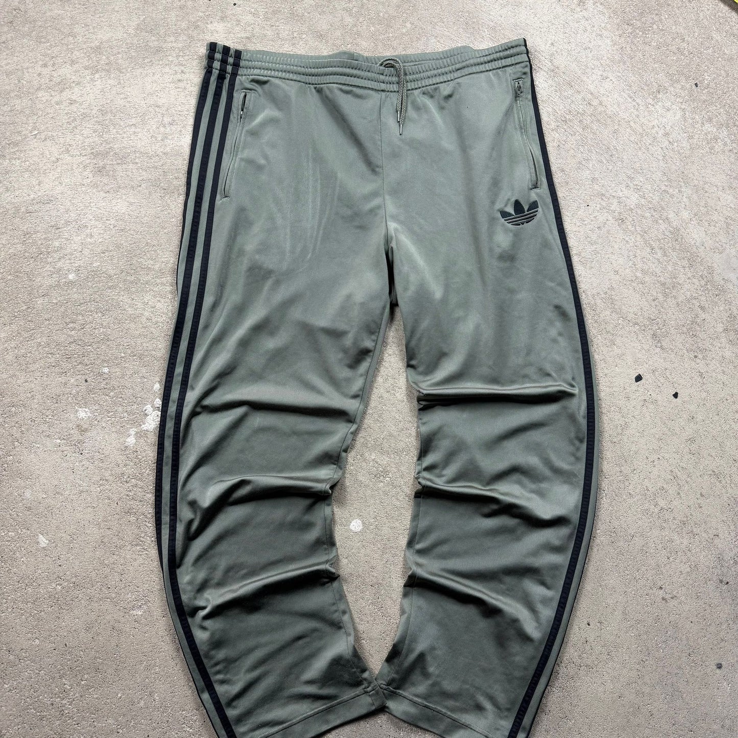 Adidas Tracksuit (L)