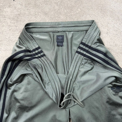 Adidas Tracksuit (L)